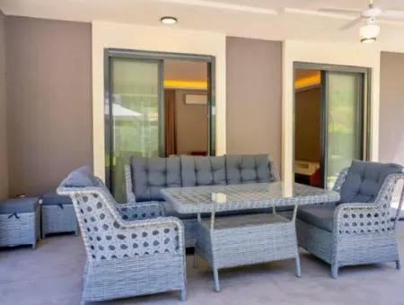 Villa Zu Verkaufen In Marmaris Çamlı Gebiet, 4 Zimmer, 1 Wohnzimmer, 140M2 Garten, Swimmingpool, Parkplatz Auf 500M2 Grundstück