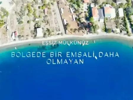 Einfamilienhaus Zum Verkauf Auf Einem 2000M2 Großen Grundstück Am Meer Im Viertel Marmaris Söğüt. Geeignet Zum Festbinden Eines Bootes Davor.