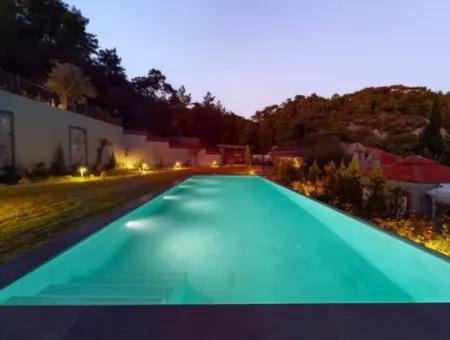 4 Zimmer 1 Wohnzimmer Maßgefertigte Villa Auf 800M2 Grundstück Mit Pool Mit Herrlichem Meerblick In Marmaris Gökbel Gebiet